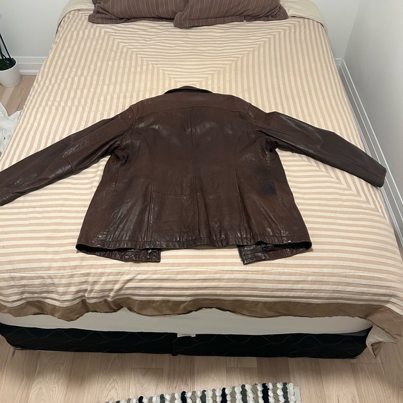 Genuine XL Danier Leather Jacket. - Picture 3 of 3